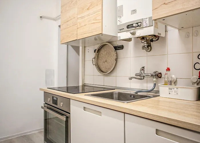 Comfortable 2br Near Millennium Tower Long