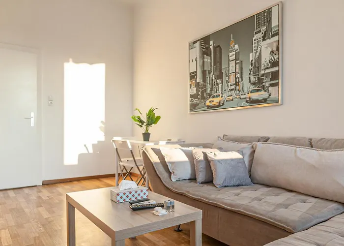 Comfortable 2br Near Millennium Tower Long Διαμέρισμα *