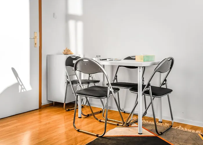 Διαμέρισμα Comfortable 2br Near Millennium Tower Long *