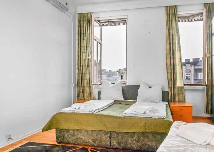 Comfortable 2br Near Millennium Tower Long *