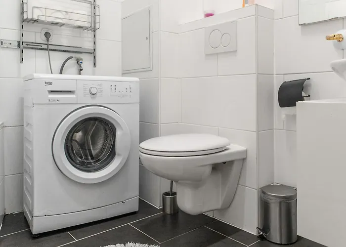 Comfortable 2br Near Millennium Tower Long *